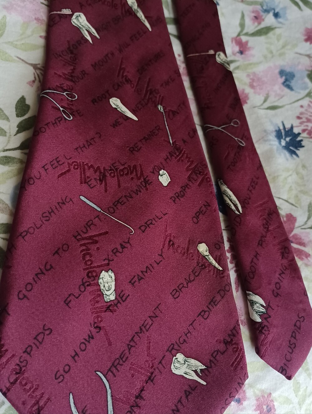 Novelty 1996 Nicole Miller Dental Motif Tie in Burgundy